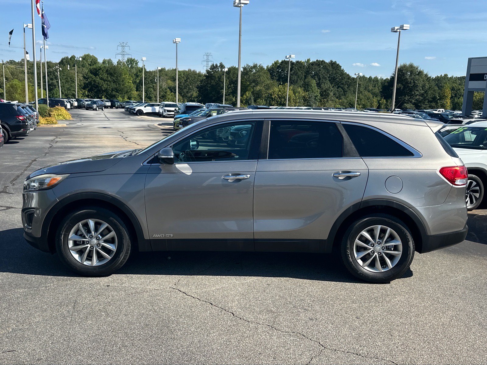 Used 2017 Kia Sorento AWD image 6