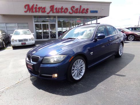 Used 2011 BMW 335i xDrive Sedan AWD/4WD image 1