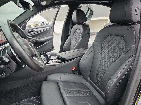 Certified 2023 BMW 530e w/ M Sport Package image 15
