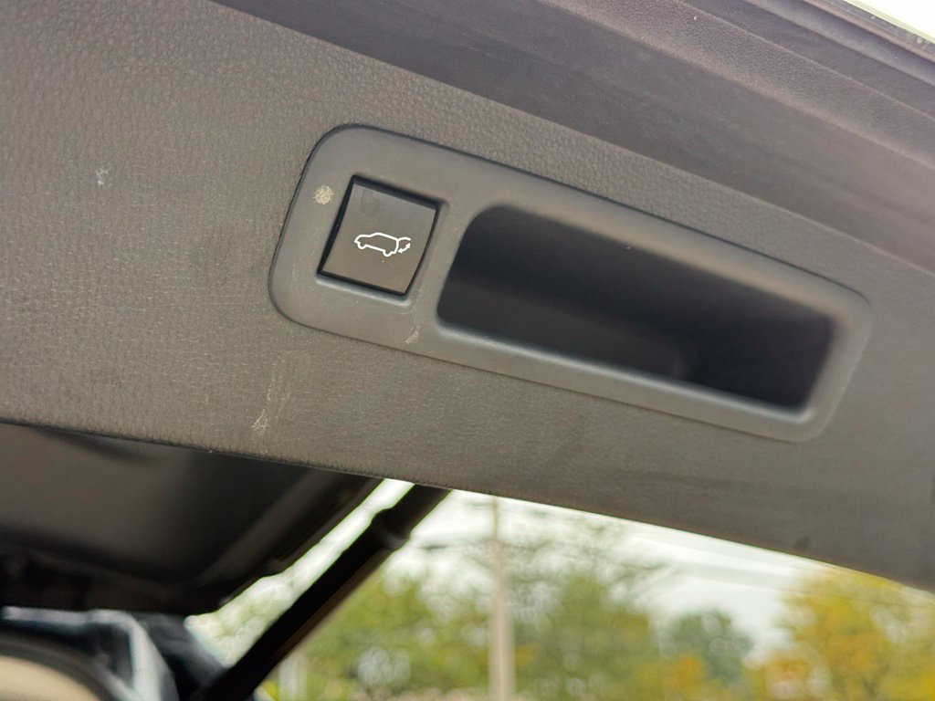 Used 2021 Toyota Highlander XLE AWD/4WD image 27