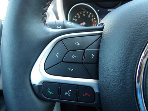Used 2018 Jeep Compass Limited w/ Navigation Group AWD/4WD image 17