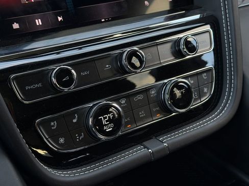 Used 2023 Bentley Bentayga Speed image 28