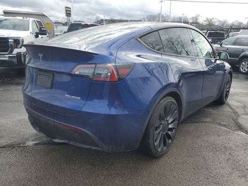 Used 2024 Tesla Model Y Performance image 4