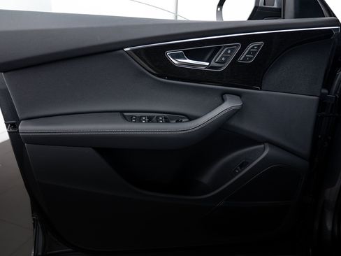 Certified 2025 Audi Q8 Prestige w/ Prestige Package image 13