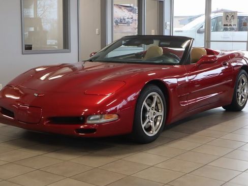 Used 2004 Chevrolet Corvette Base w/ Preferred Equipment Group image 2