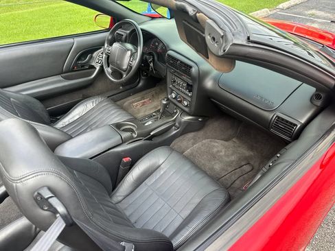 Used 2002 Chevrolet Camaro Z28 RWD image 11