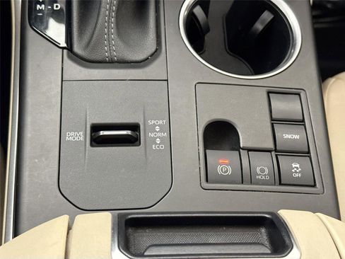 Certified 2023 Toyota Highlander XLE image 30
