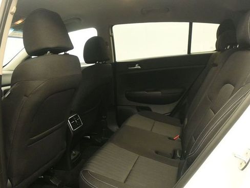 Used 2020 Kia Sportage LX image 10