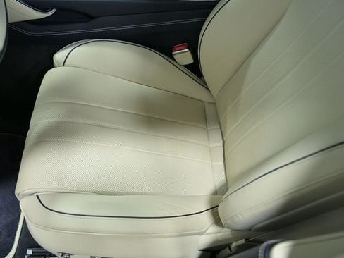 Used 2024 Bentley Flying Spur V8 AWD/4WD image 26