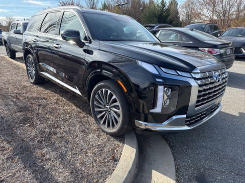 Used 2025 Hyundai Palisade Calligraphy image 3