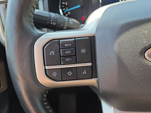 Certified 2024 Ford Expedition XLT RWD image 21