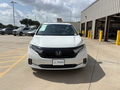 Used 2023 Honda Odyssey Sport image 3