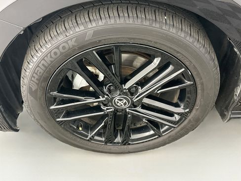 Used 2025 Toyota Camry SE FWD image 11