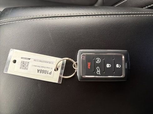 Used 2023 Jeep Grand Cherokee L Altitude image 39