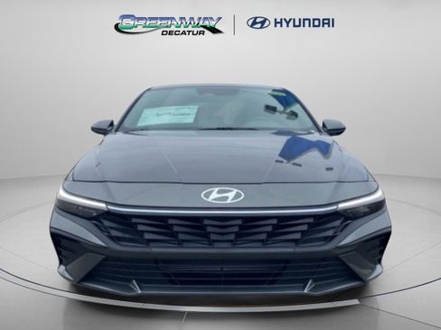 New 2026 Hyundai Elantra SE image 3