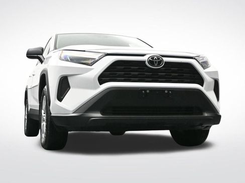 Used 2023 Toyota RAV4 LE AWD/4WD image 29