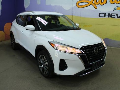 Used 2021 Nissan Kicks SV FWD image 4