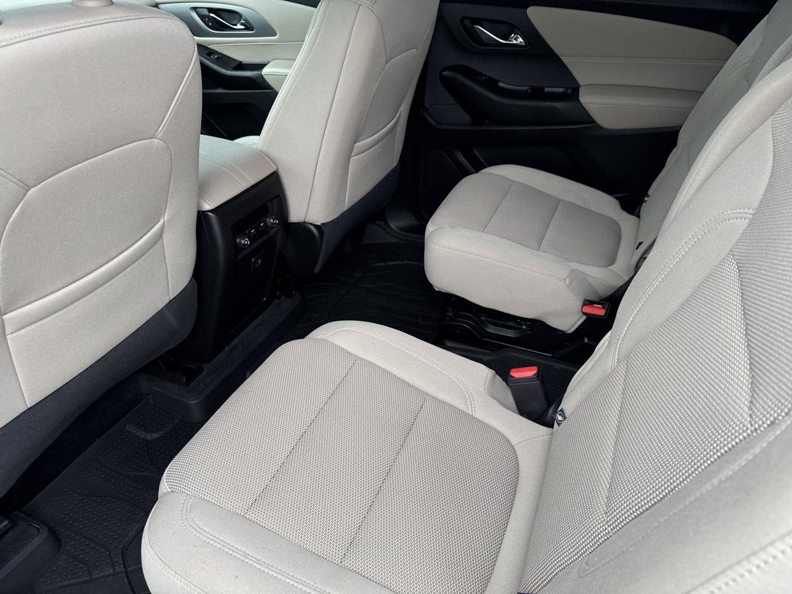Used 2023 Chevrolet Traverse LT FWD image 30
