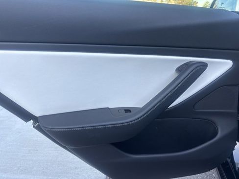 Used 2018 Tesla Model 3 Long Range image 18