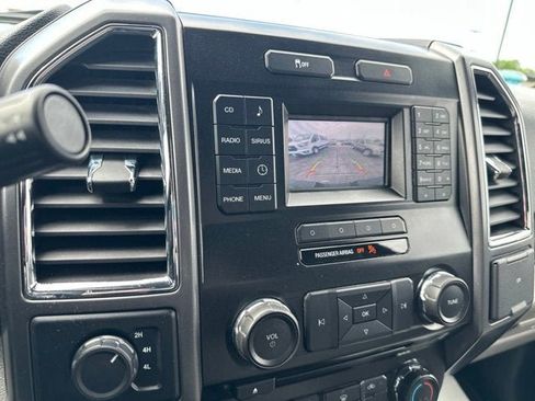 Used 2016 Ford F150 XLT AWD/4WD image 3