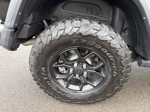 Used 2024 Jeep Wrangler Unlimited image 33