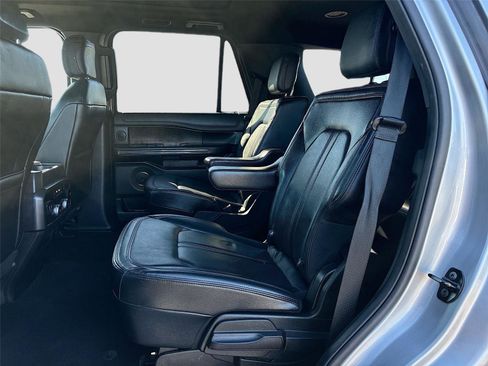Used 2020 Ford Expedition Limited image 28