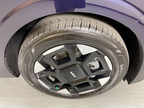 New 2026 Kia Carnival EX image 11