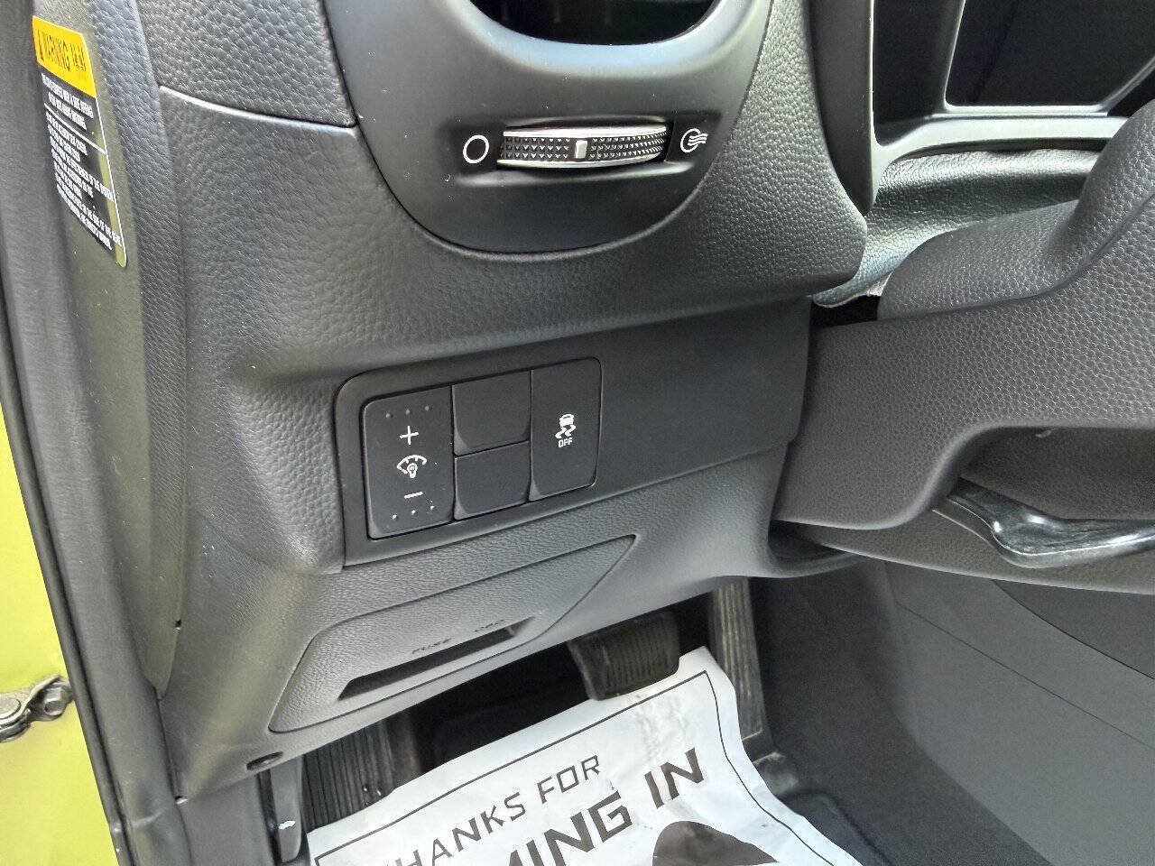 Used 2019 Kia Soul + FWD image 19