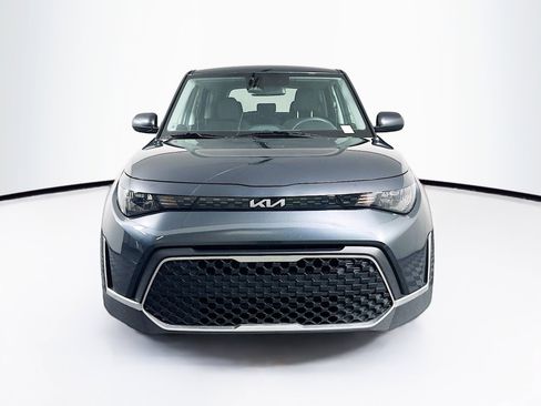 Used 2025 Kia Soul LX w/ LX Technology Package FWD image 2