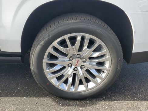 New 2026 GMC Yukon XL Denali w/ Denali Reserve Package image 5