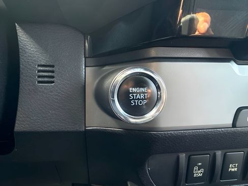 Used 2016 Toyota Tacoma SR5 RWD image 19