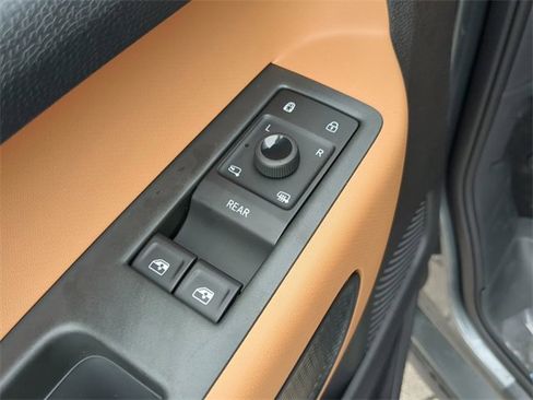 New 2025 Volkswagen ID. Buzz Pro S Plus image 17