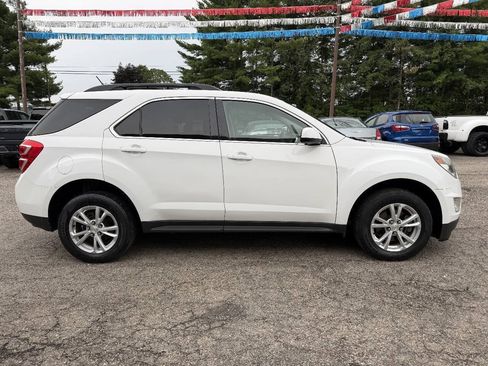 Used 2017 Chevrolet Equinox LT FWD image 4