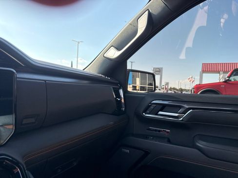 Used 2022 GMC Sierra 1500 AT4 w/ AT4 Premium Package AWD/4WD image 30
