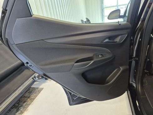 Used 2023 Chevrolet Bolt EUV LT w/ Comfort Package FWD image 12
