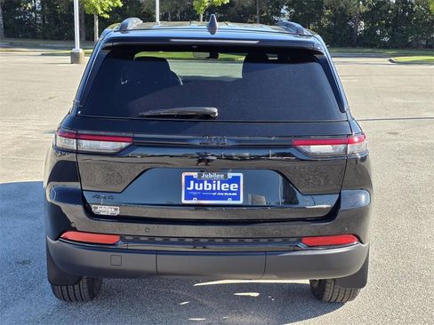 New 2025 Jeep Grand Cherokee Altitude image 3