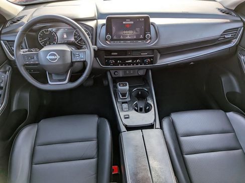 Used 2025 Nissan Rogue SV w/ SV Premium Package FWD image 22