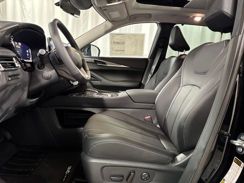New 2026 INFINITI QX60 Luxe image 3