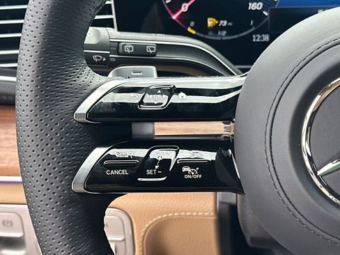 New 2026 Mercedes-Benz GLS 580 4MATIC image 28