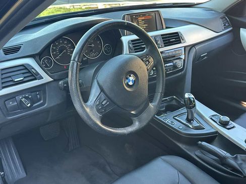Used 2017 BMW 320i Sedan RWD image 23