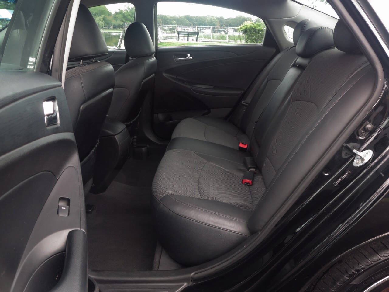 Used 2013 Hyundai Sonata SE FWD image 13