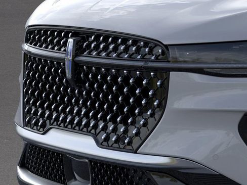 New 2026 Lincoln Nautilus Premier AWD/4WD image 17