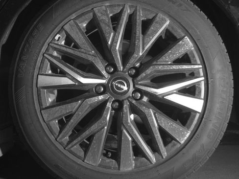 Used 2025 Nissan Altima 2.5 SV image 14