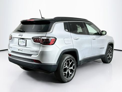 Used 2025 Jeep Compass Limited AWD/4WD image 9