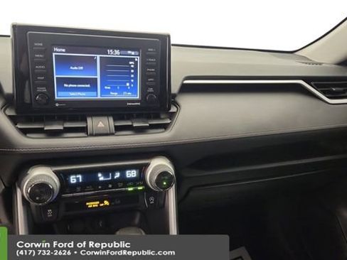 Used 2021 Toyota RAV4 XLE image 18