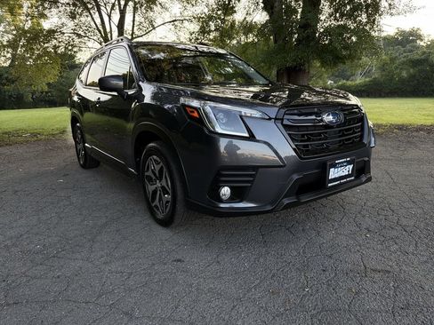 Certified 2023 Subaru Forester Premium AWD/4WD image 2