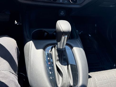 Used 2025 Honda HR-V LX image 18