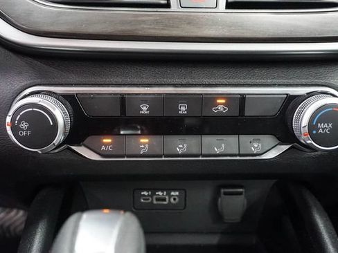 Used 2024 Nissan Altima 2.5 SV FWD image 16
