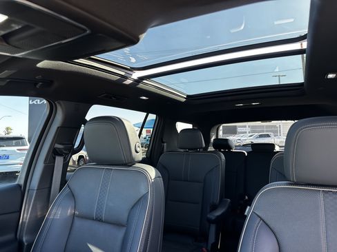 Used 2026 Chevrolet Traverse High Country FWD image 18