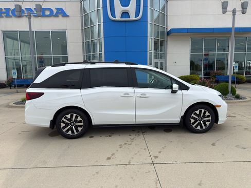 New 2026 Honda Odyssey EX-L image 4